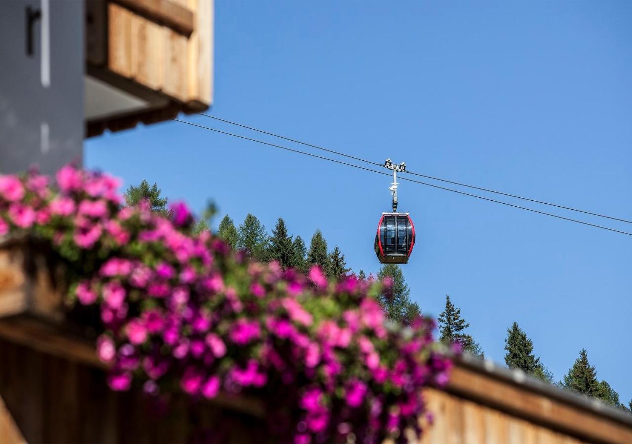 Garni Lanzinger Hotel Selva di Val Gardena Exterior photo
