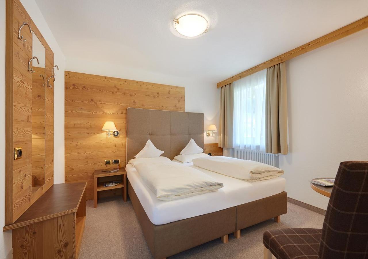Garni Lanzinger Hotel Selva di Val Gardena Exterior photo